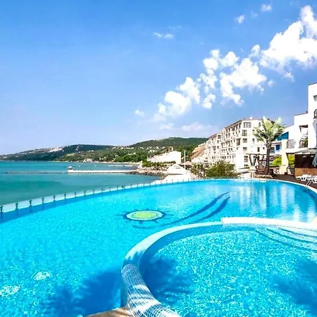 Deep Blue Horizon By The Sea * Balchik